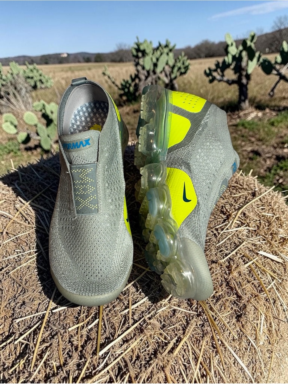 Nike Men's Air Vapormax Moc 2 Mica Green/Volt Laceless Size 8.5